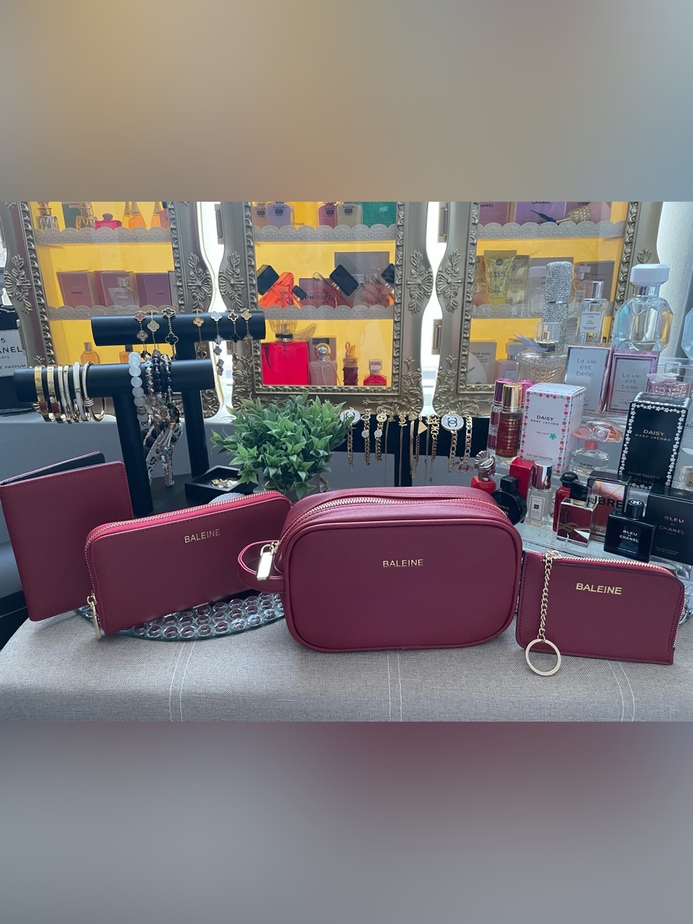 ♥️Baleine COMPLETE set of 4 Travel Set
♥️✨